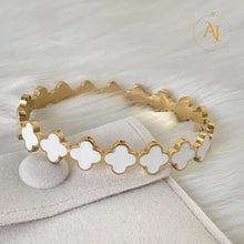 Fleur Blanc Bangle