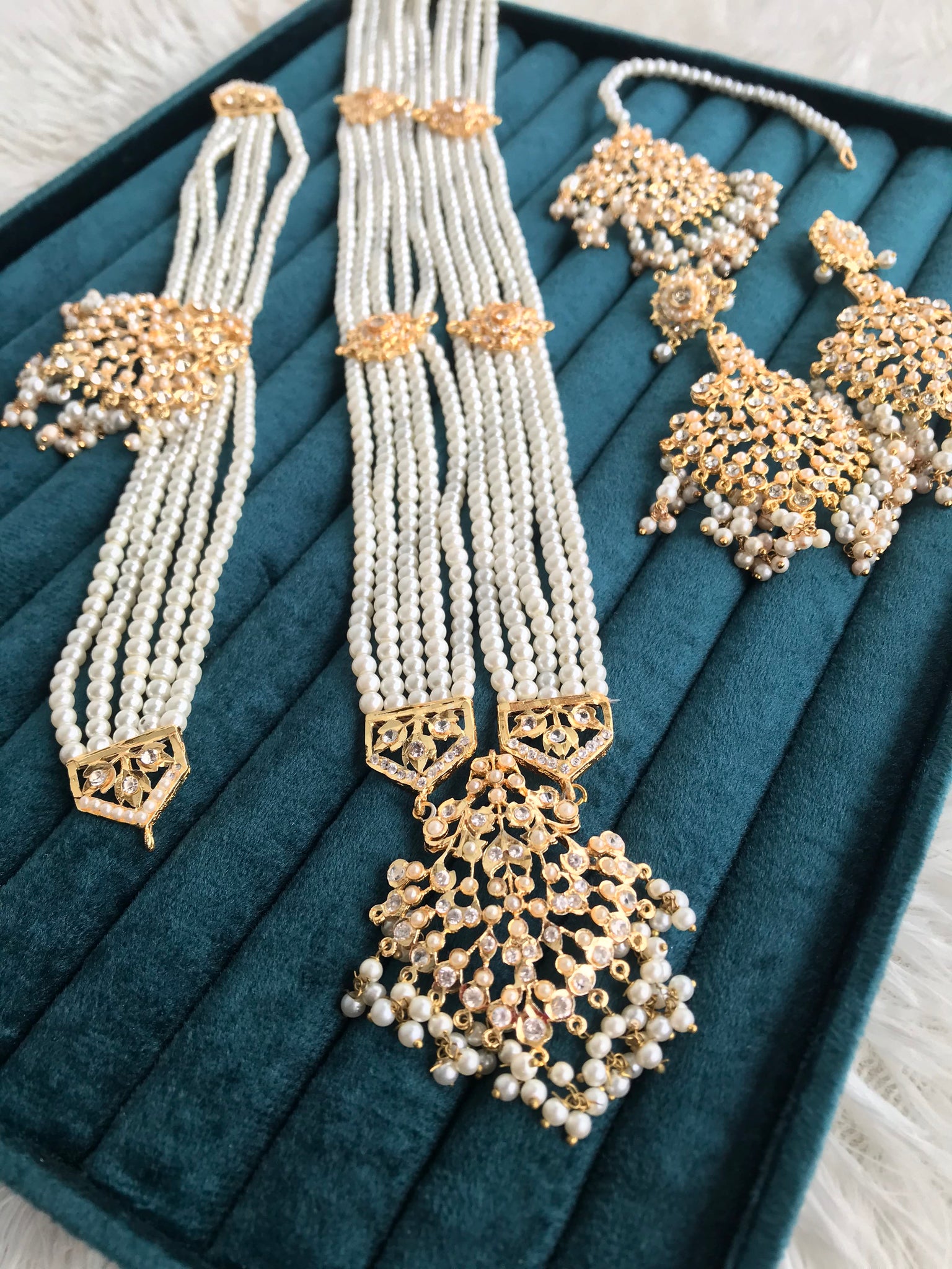 Rani Har Bridal Set
