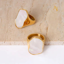 Luna Shell Ring