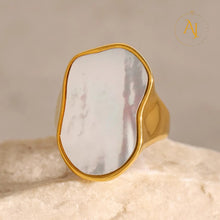 Luna Shell Ring