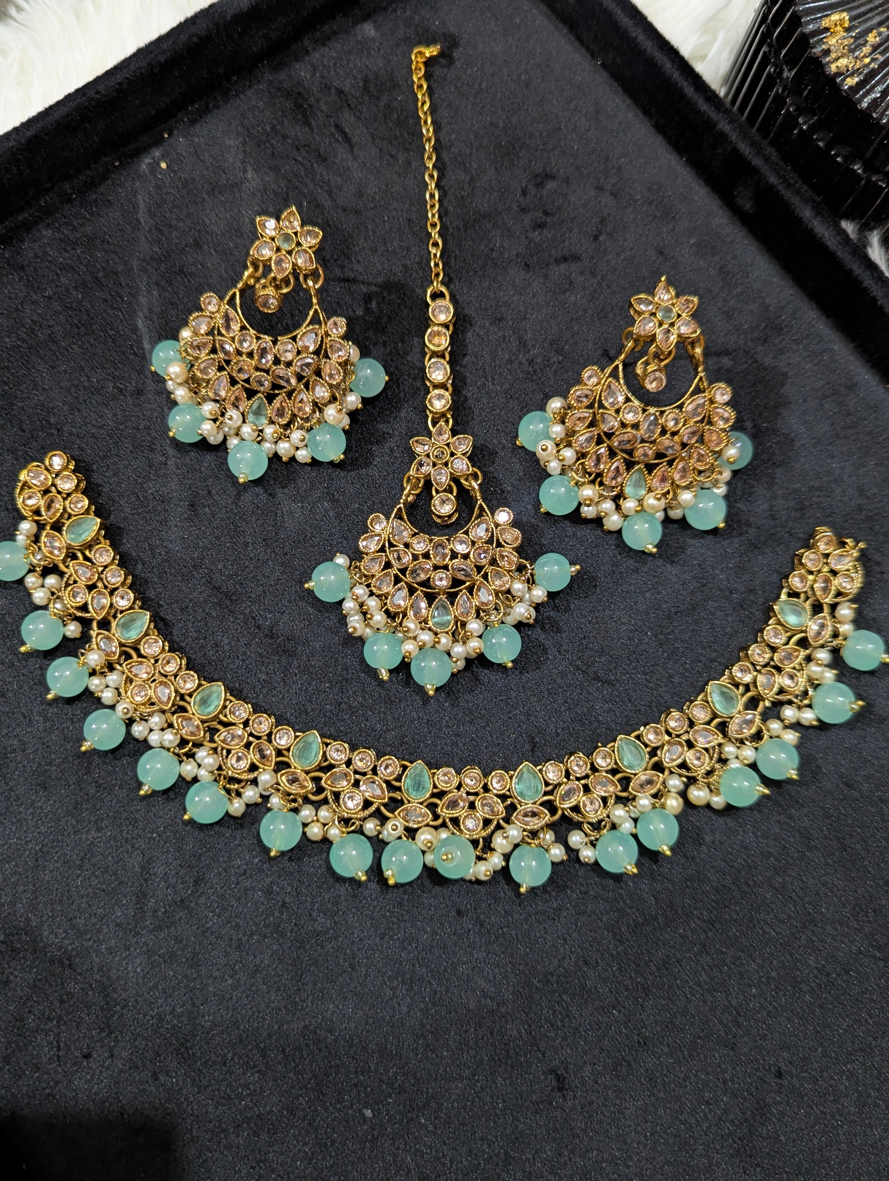 Zar-e-Noor Polki Set