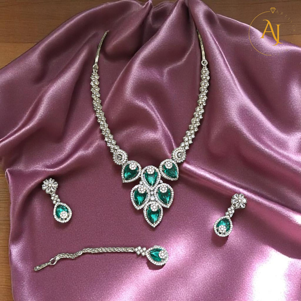 Zarqaa Petal Diamond Set